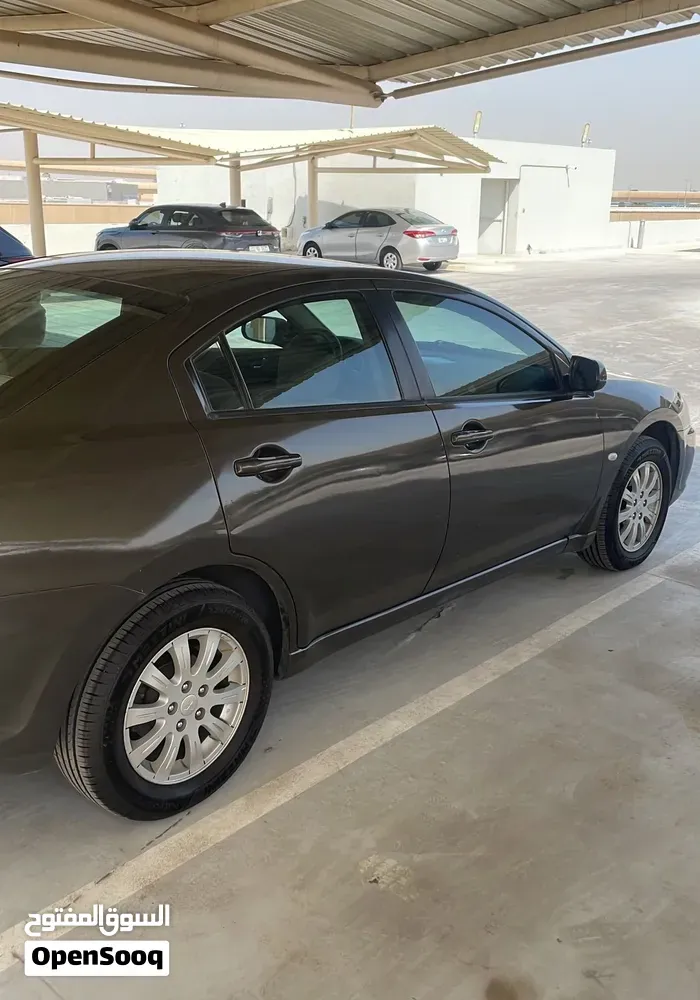 Mitsubishi Galant 2012 photo 3