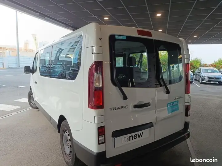 Renault Trafic 2019 photo 2