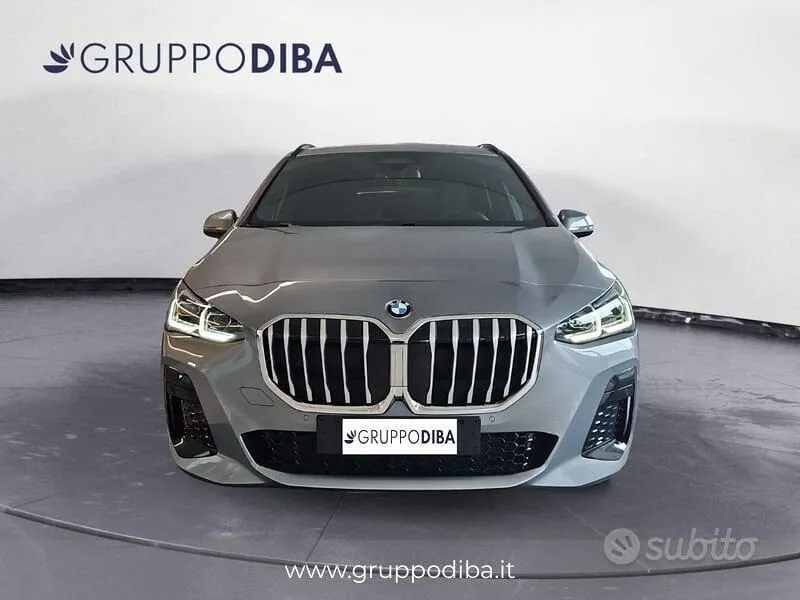 BMW 218I Active Tourer 2026 photo 2