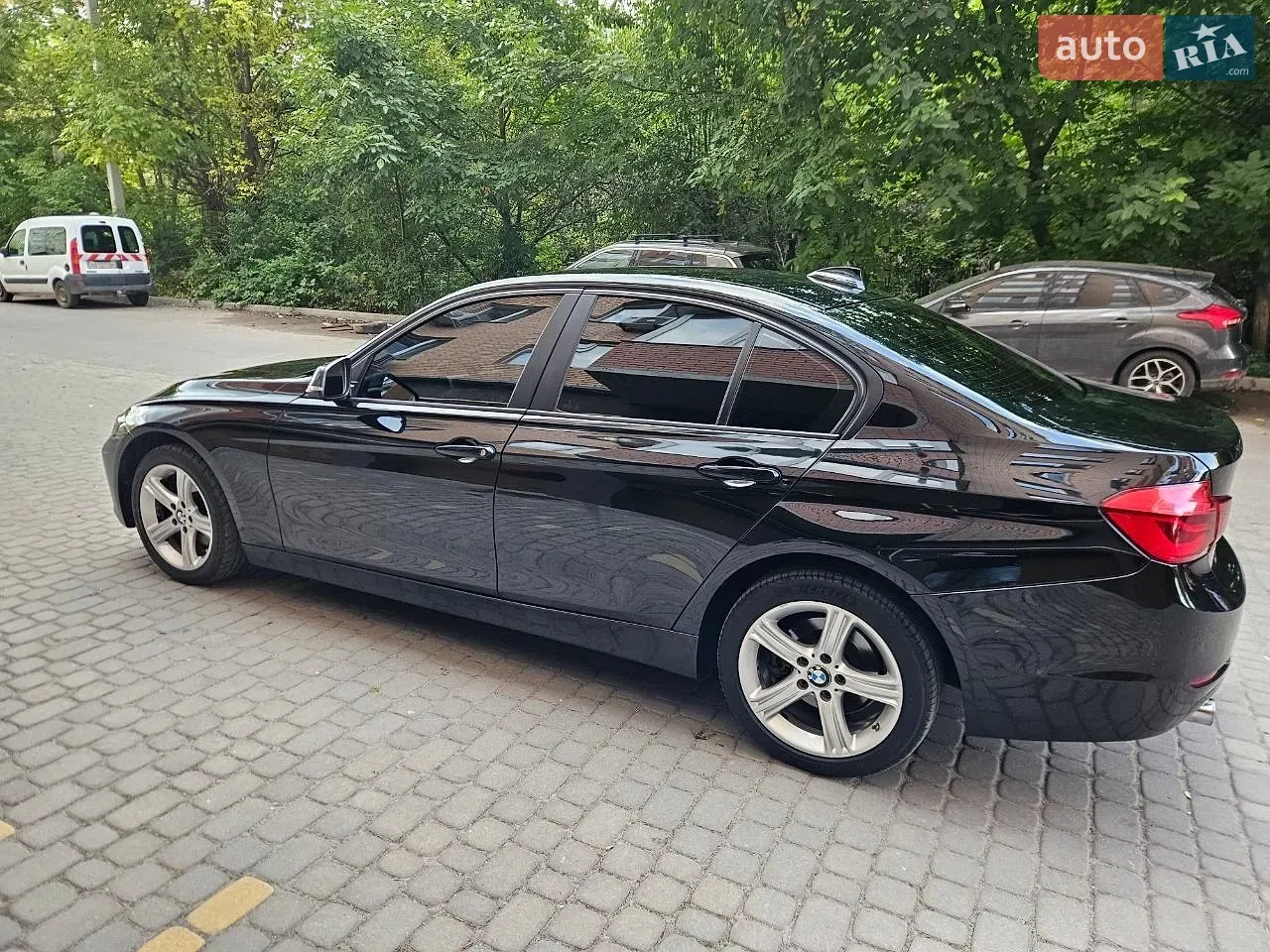 BMW 3 Series 2014 photo 2