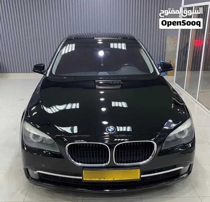 BMW 7 Series 2012 photo 2
