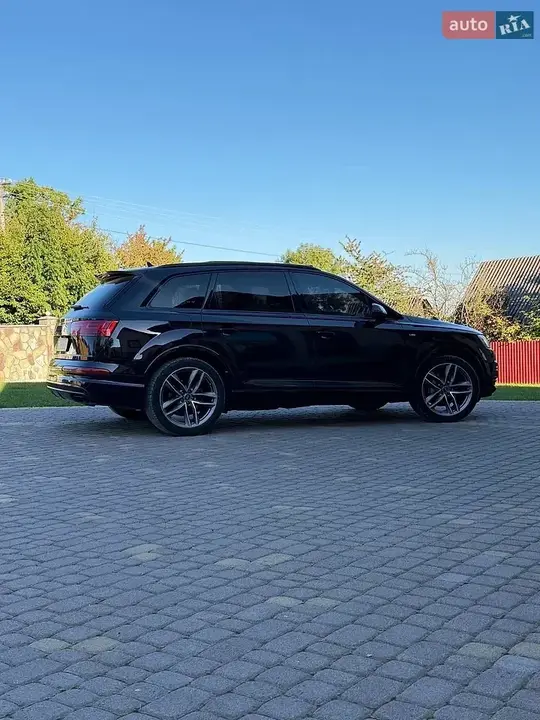 Audi Q7 2016 photo 2