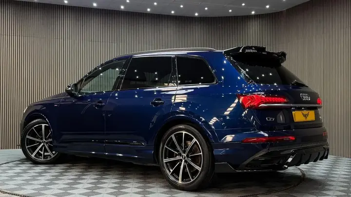 Audi Q7 2020 photo 2