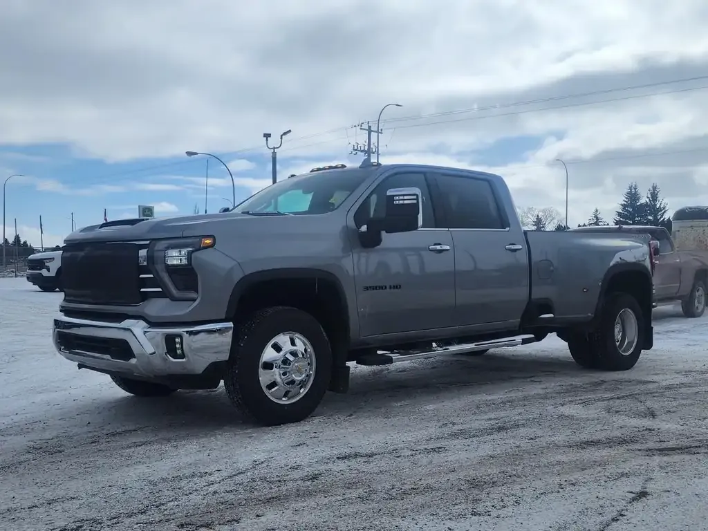 Chevrolet Silverado 3500 2026 photo 2