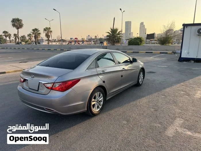 Hyundai Sonata 2012 photo 4