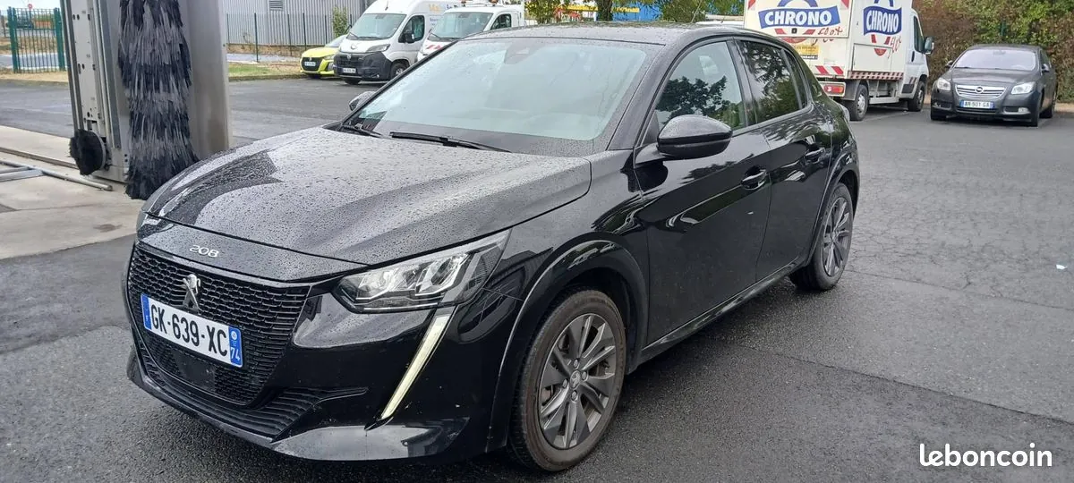 Peugeot 208 2022 photo 3