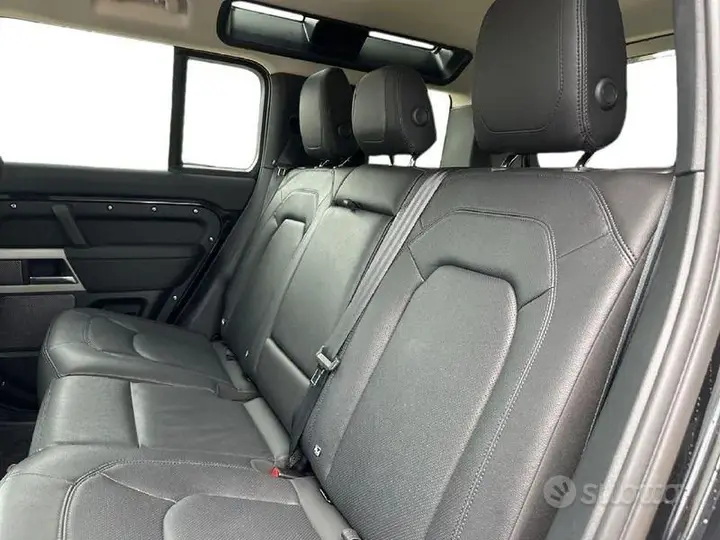 Land Rover Defender 2024 photo 5