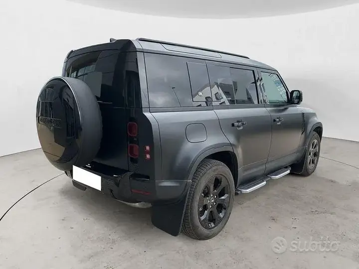 Land Rover Defender 2024 photo 2
