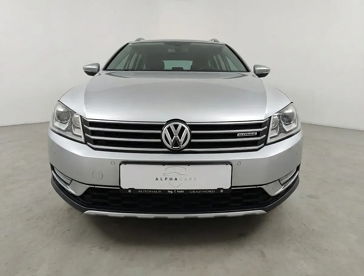 Volkswagen Passat 2013 photo 2