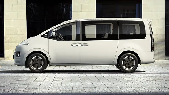 Hyundai Staria 2027 photo 2