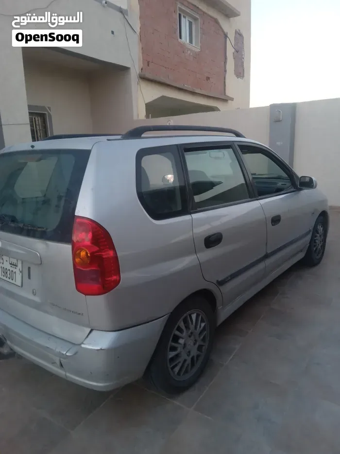 Mitsubishi Sbustar 2004 photo 2