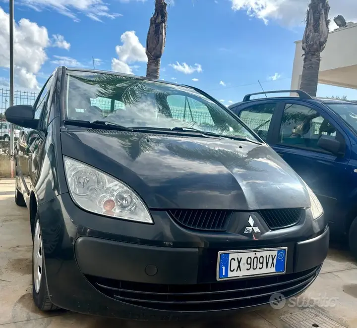 Mitsubishi Colt 2005 photo 2