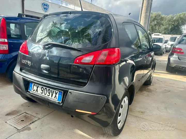 Mitsubishi Colt 2005 photo 3