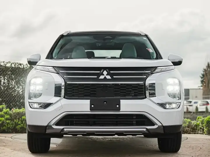 Mitsubishi Outlander 2026 photo 3