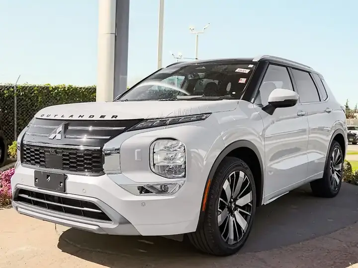 Mitsubishi Outlander 2026 photo 2