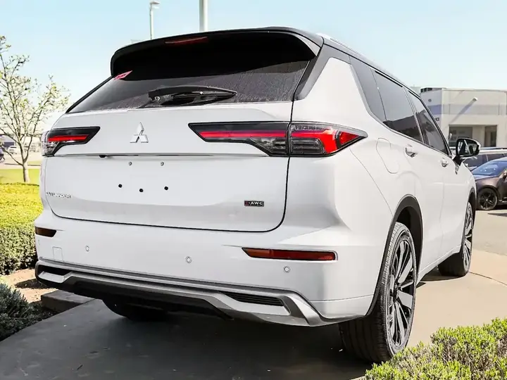 Mitsubishi Outlander 2026 photo 5