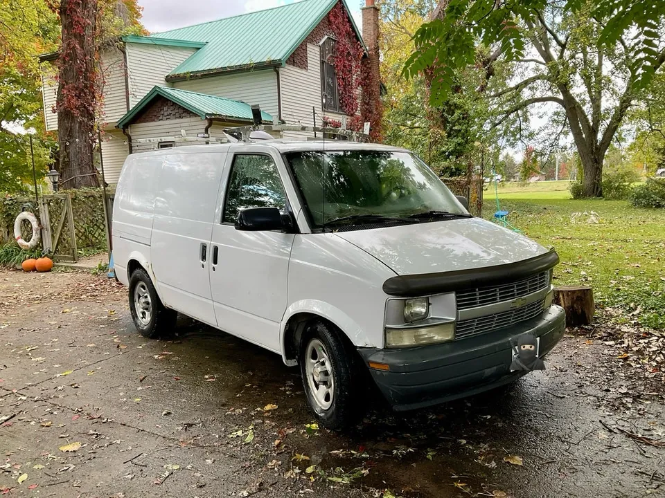 Chevrolet Astro 2004 photo 2