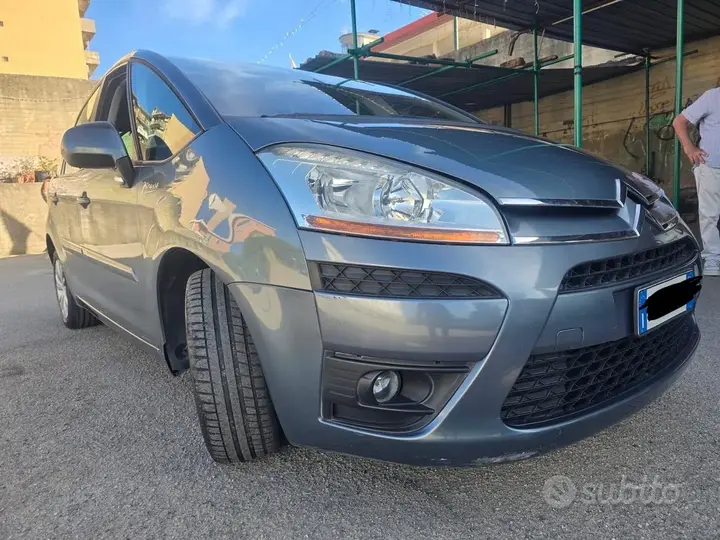 Citroen C4 Picasso 2011 photo 2