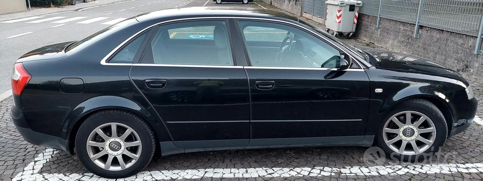 Audi A4 2003 photo 2