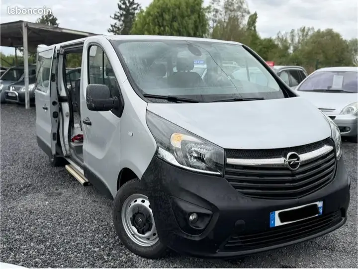 Opel Vivaro 2016 photo 2