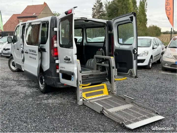 Opel Vivaro 2016 photo 3