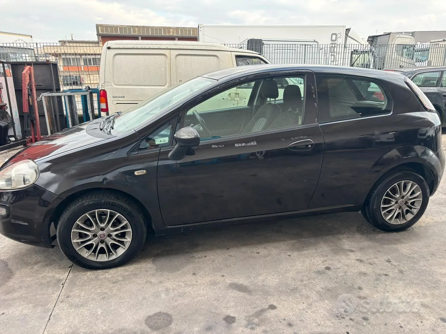 Fiat Punto Evo 2011 photo 2
