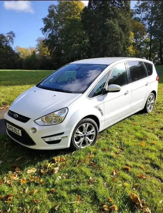 Ford S-Max 2013 photo 2