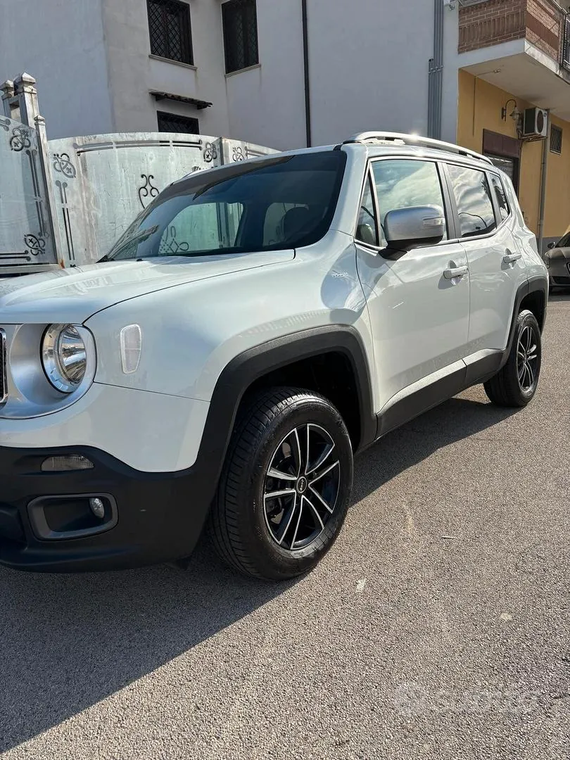Jeep Renegade 2015 photo 2