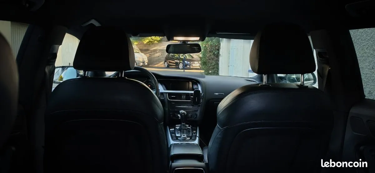 Audi A5 2009 photo 2