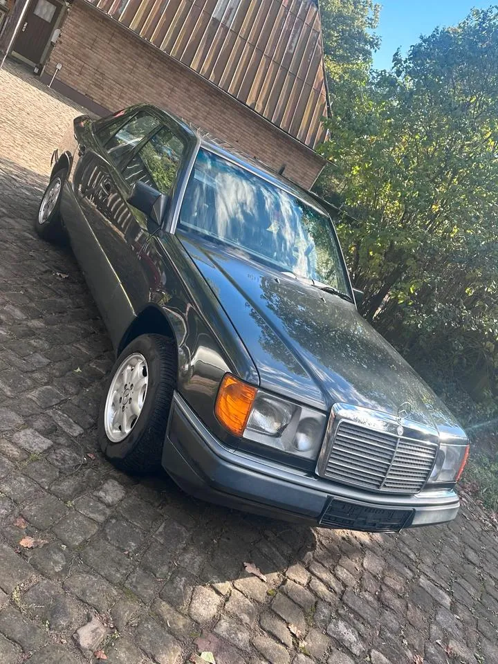 Mercedes-Benz W124