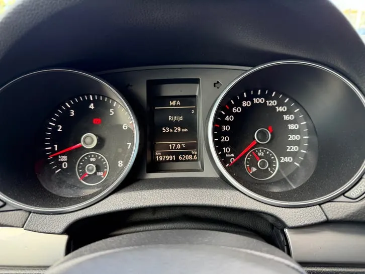 Volkswagen Golf 2012 photo 2