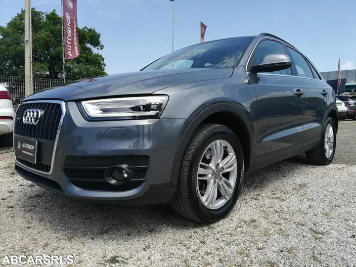 Audi Q3 2012 photo 2