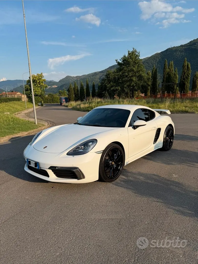 Porsche 718 Cayman