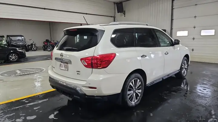Nissan Pathfinder 2018 photo 5