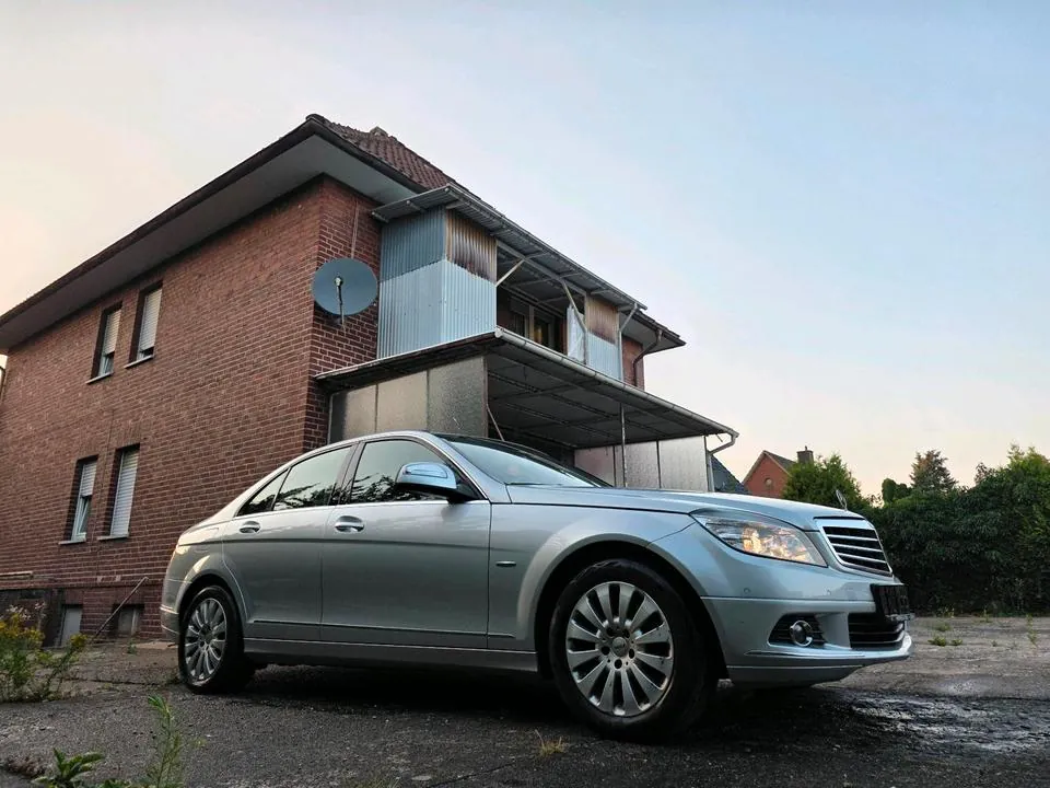Mercedes-Benz C220