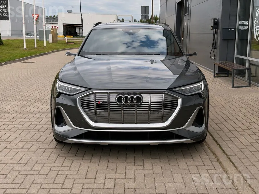 Audi E-Tron 2020 photo 2