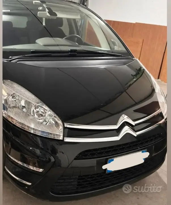 Citroen C4 2011 photo 2