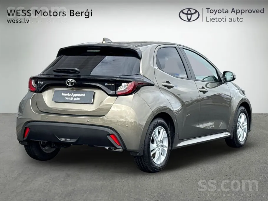 Toyota Yaris 2024 photo 2