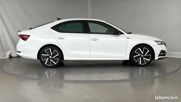 Skoda Octavia 2023 photo 4