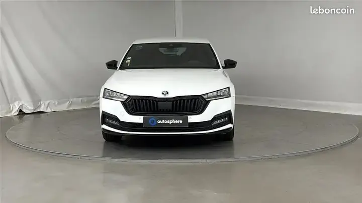 Skoda Octavia 2023 photo 2