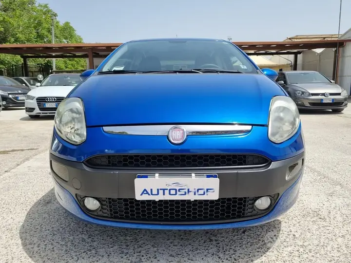 Fiat Punto Evo 2011 photo 2