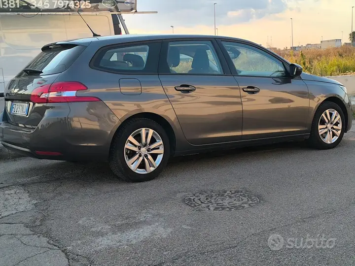Peugeot 308 2019 photo 5