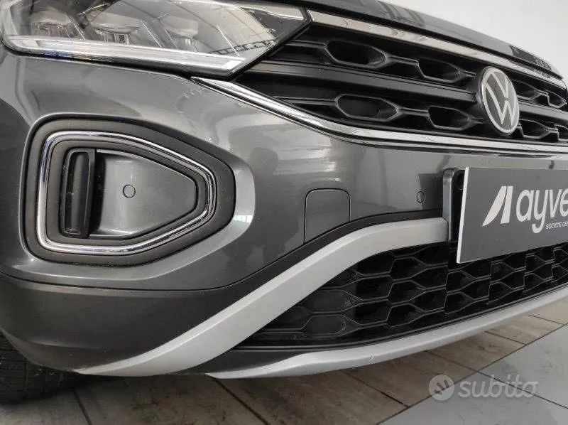 Volkswagen T-Roc 2023 photo 3