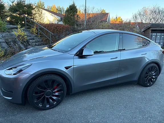 Tesla Model Y 2024 photo 3