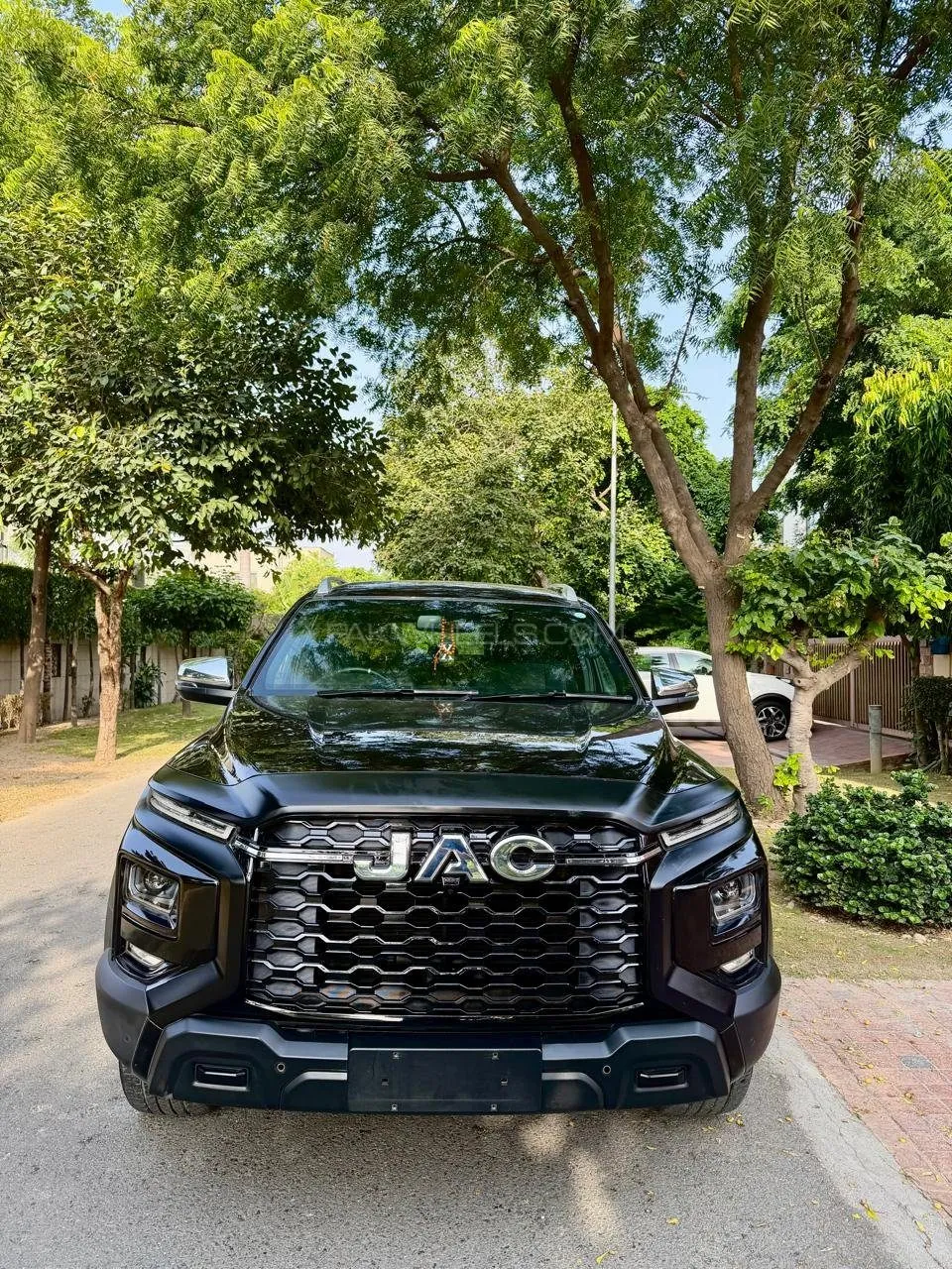 JAC T9