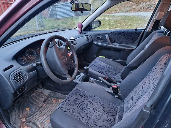 Mazda 323F 1998 photo 5