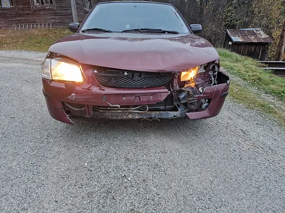Mazda 323F 1998 photo 4