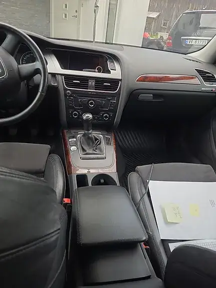 Audi A4 2009 photo 4