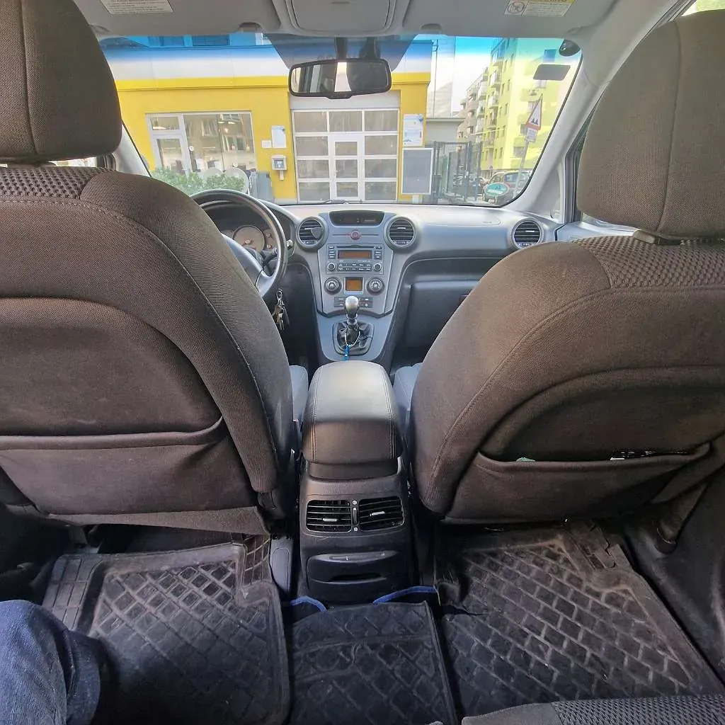 Kia Carens 2007 photo 2