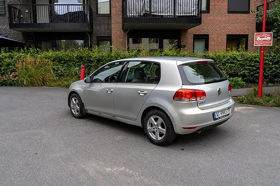 Volkswagen Golf 2010 photo 4
